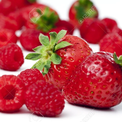 8127214-fresh-strawberry-raspberry