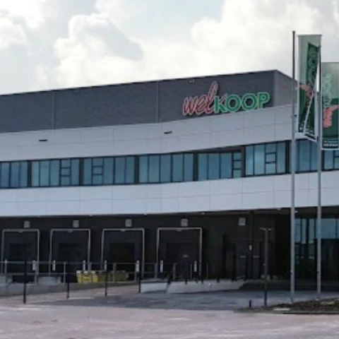 uzsakymu-surinkejai-logistikos-sandelyje